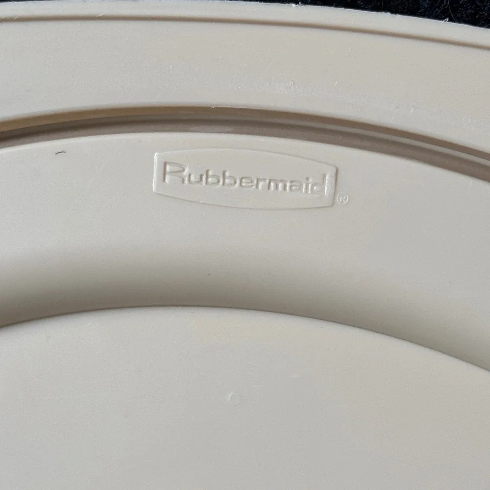 Rubbermaid 3235 Replacement‎ Lid Almond Beige 11 Inch Round Daisy Design